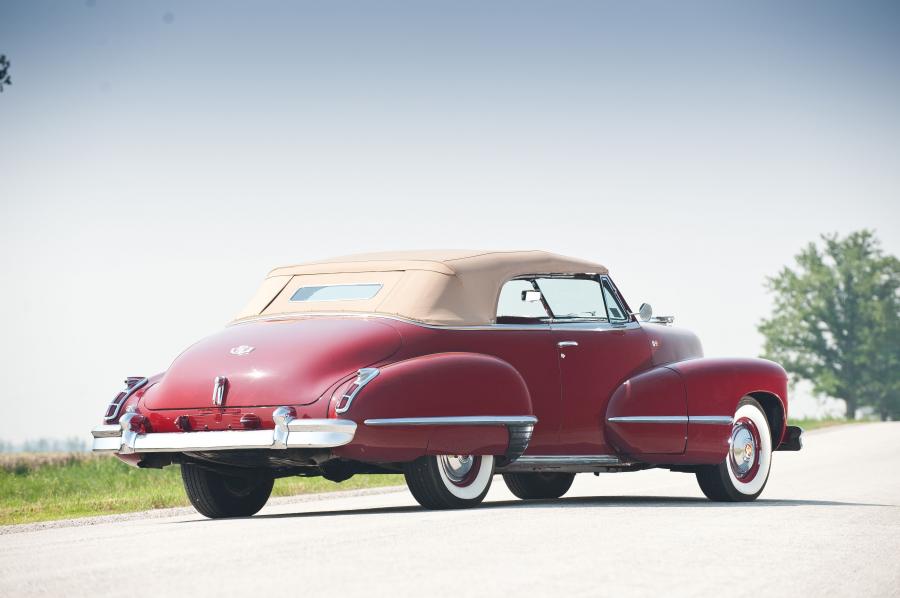  Cadillac Series 62 Convertible Coupe 1942 года  (фото 21 из 48)